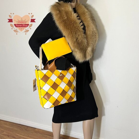 💛Michael Kors Leather Quilted Satchel & Xbody Purse💛 - Picture 13 of 17